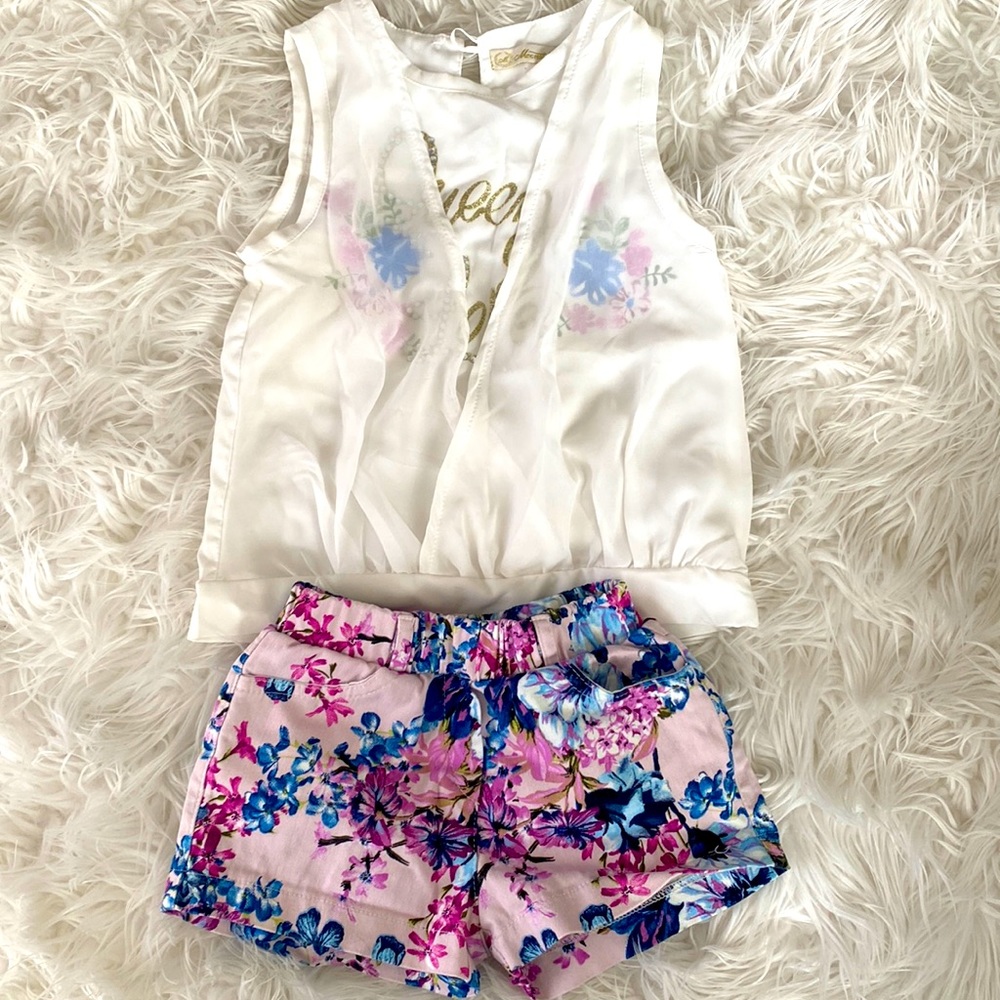 Girl set with flowery short and top